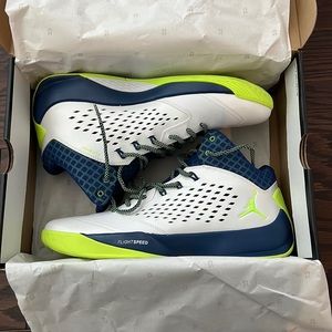 Mens Jordan Rising High shoes.  Size 12.